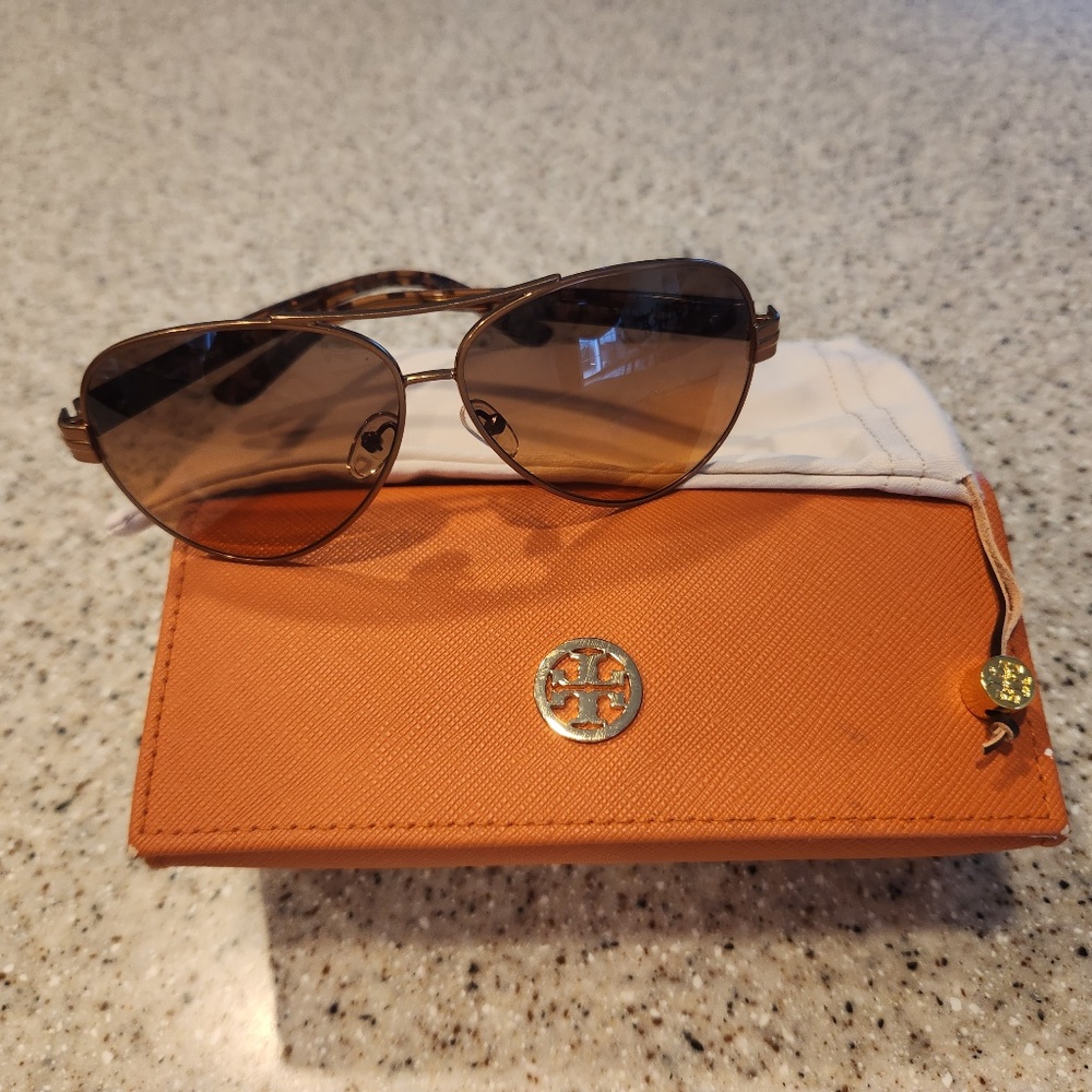 Tory Burch "Aviator" Sunglasses